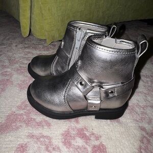Baby Toddle Girls Silver Metallic Ankle Boots baby Gap size 5